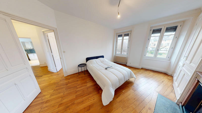 Appartement - 80 m² - 4 pièces