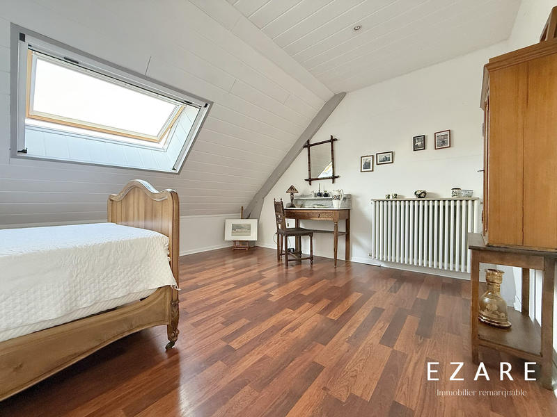 Maison - 230 m² - 8 pièces