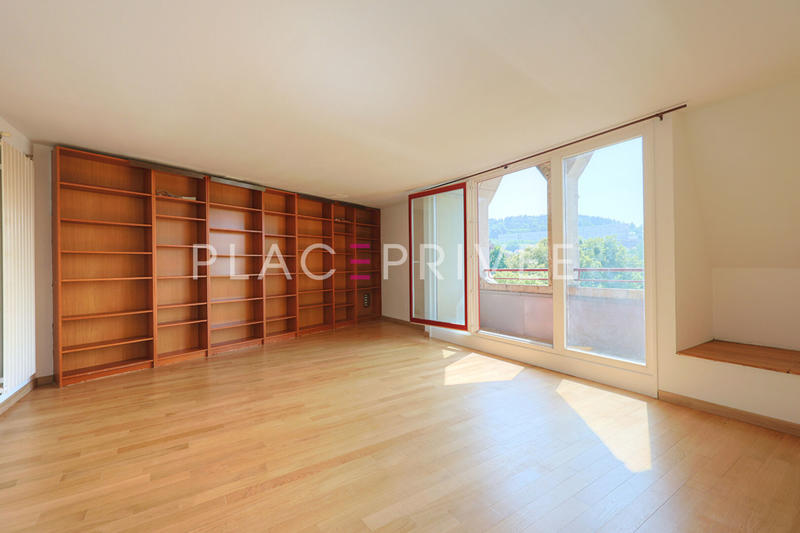 Appartement - 193 m² - 6 pièces