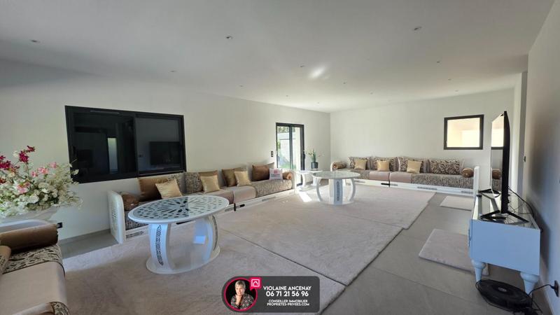 Maison - 364 m² - 9 pièces