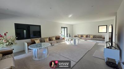 Maison - 364 m² - 9 pièces