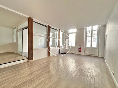 Local commercial - 136 m² - 7 pièces