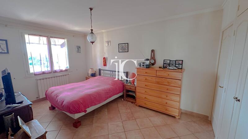 Maison - 223 m² - 9 pièces