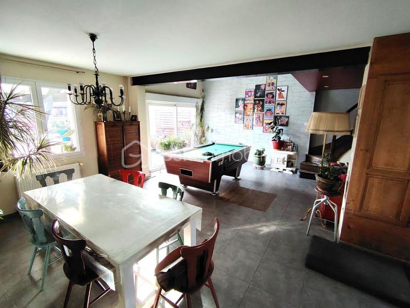 Maison - 206 m² - 6 pièces