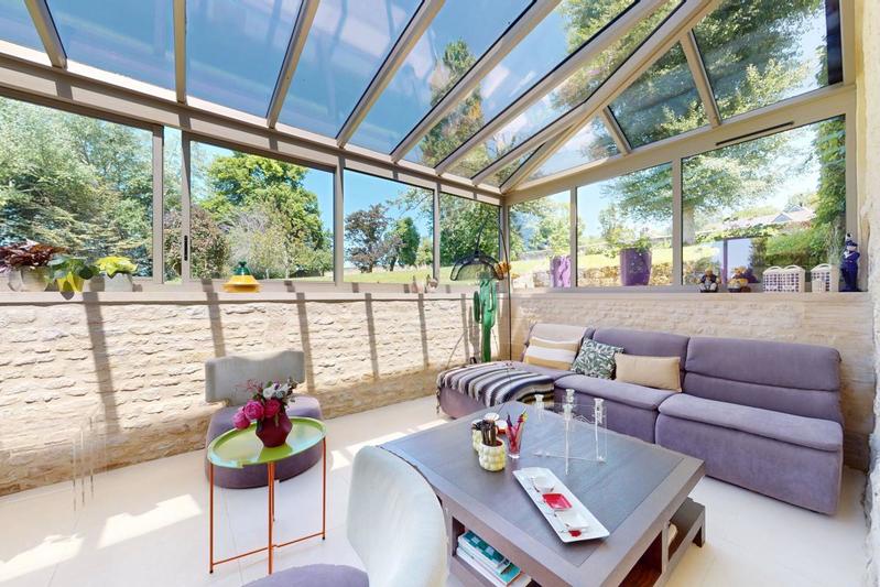 Demeure - 327 m² - 5 pièces