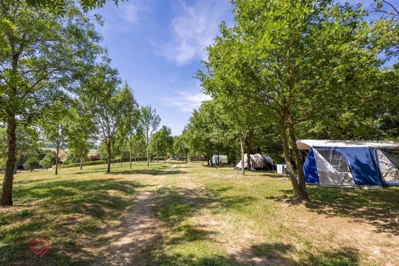 Propriété - 430 m² - 15 pièces