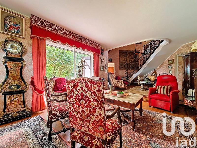 Maison - 225 m² - 8 pièces