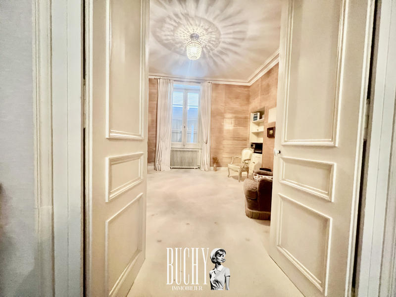 Maison - 326 m² - 12 pièces