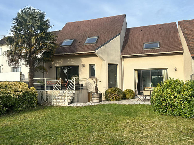 Maison - 131 m² - 6 pièces