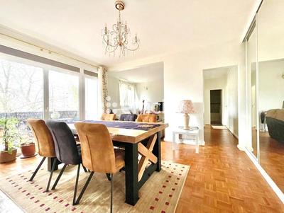 Appartement - 75 m² - 4 pièces