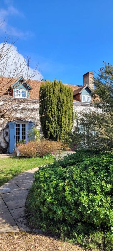 Propriété - 250 m² - 9 pièces