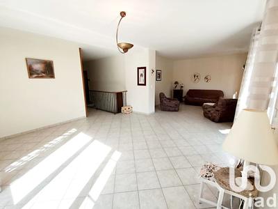 Maison - 240 m² - 8 pièces