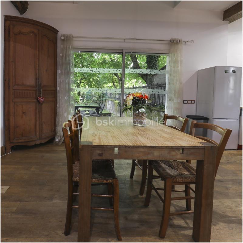 Corps de ferme - 220 m² - 6 pièces