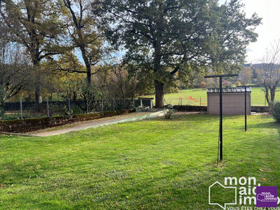 Maison traditionnelle - 203 m² - 7 pièces