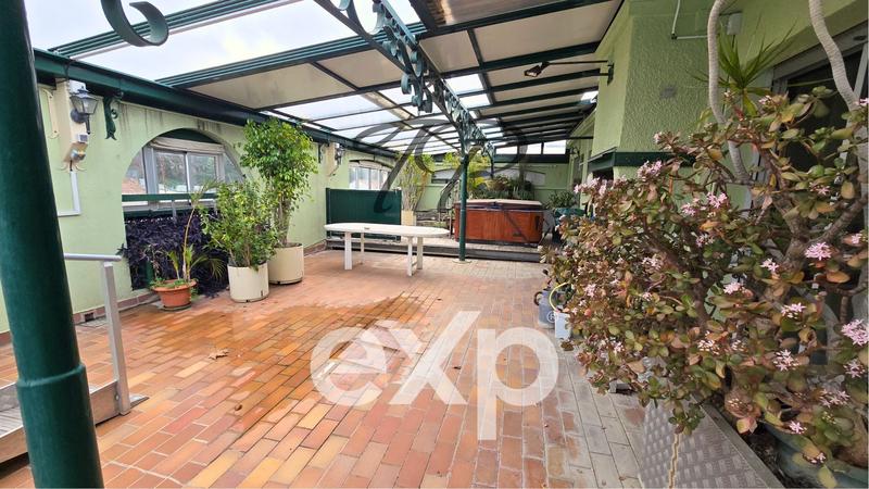 Appartement - 177 m² - 6 pièces