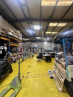 Entrepôt - 600 m²