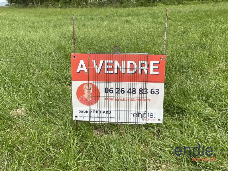 Terrain constructible - 2 435 m²
