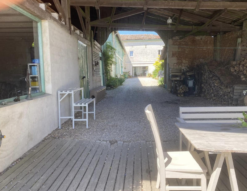 Maison en pierre - 305 m² - 7 pièces