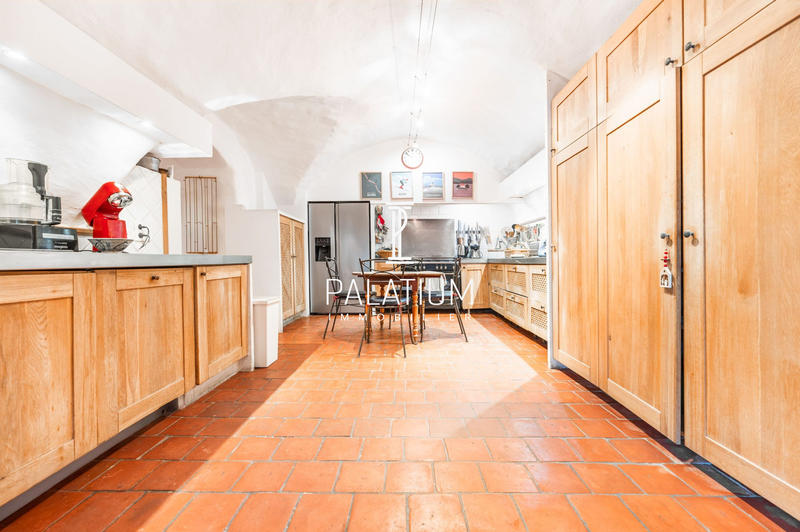 Bastide - 500 m² - 12 pièces