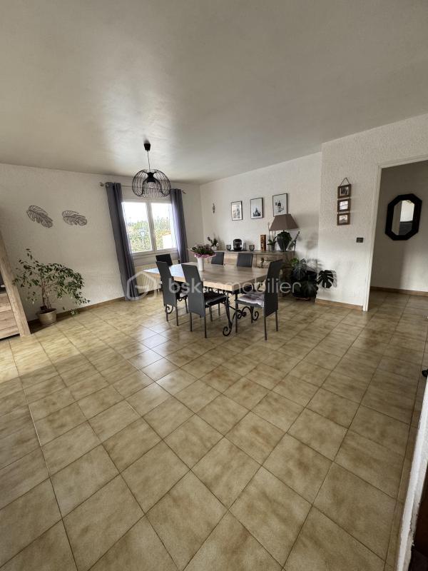 Maison traditionnelle - 135 m² - 5 pièces