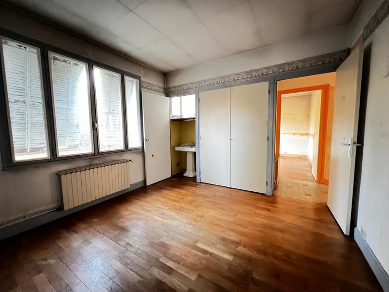 Maison - 230 m² - 7 pièces