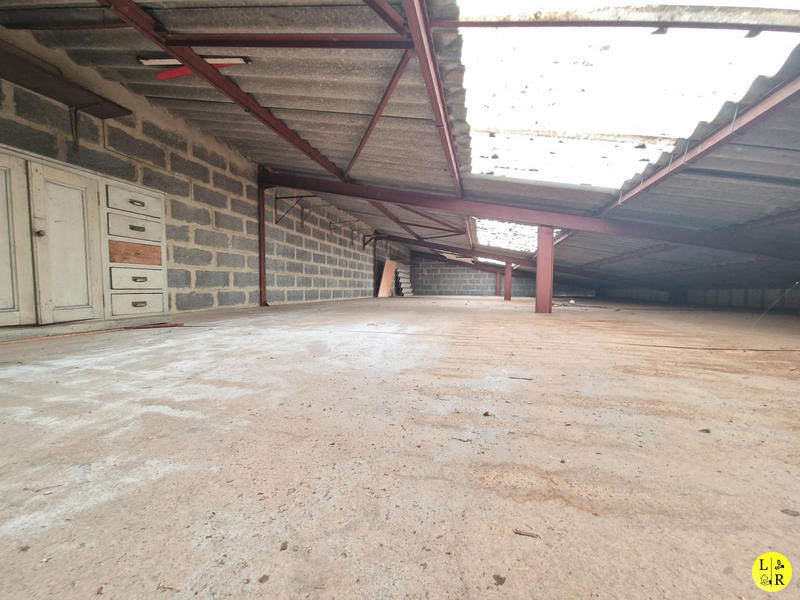 Parking / Garage - 90 m²