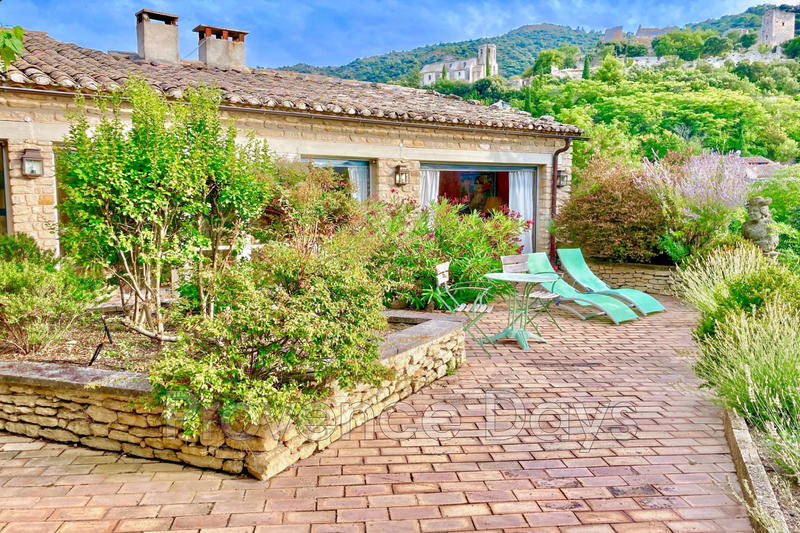 Maison de village - 400 m² - 11 pièces