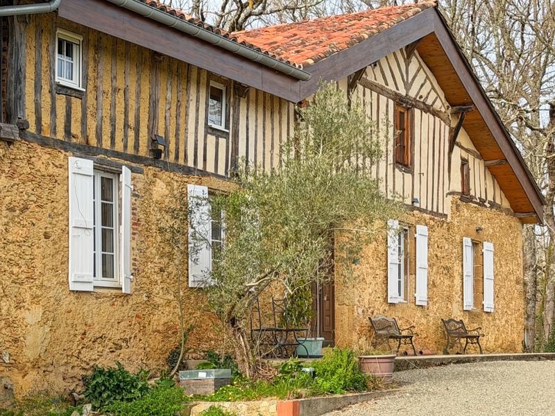 Maison traditionnelle - 250 m² - 9 pièces