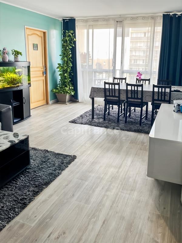 Appartement - 90 m² - 4 pièces