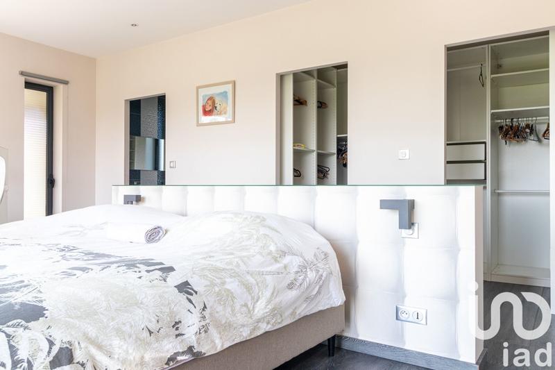 Maison - 233 m² - 5 pièces