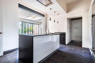 Maison - 182 m² - 8 pièces