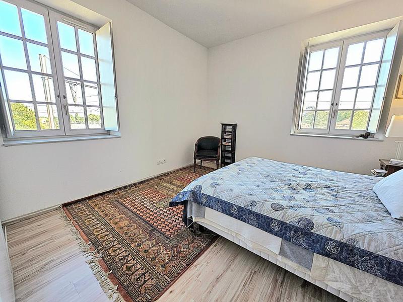 Appartement - 99 m² - 5 pièces