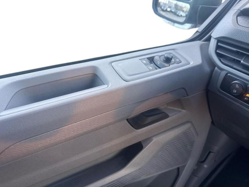 Volkswagen Transporter E Van (64kwh/210kw) L1