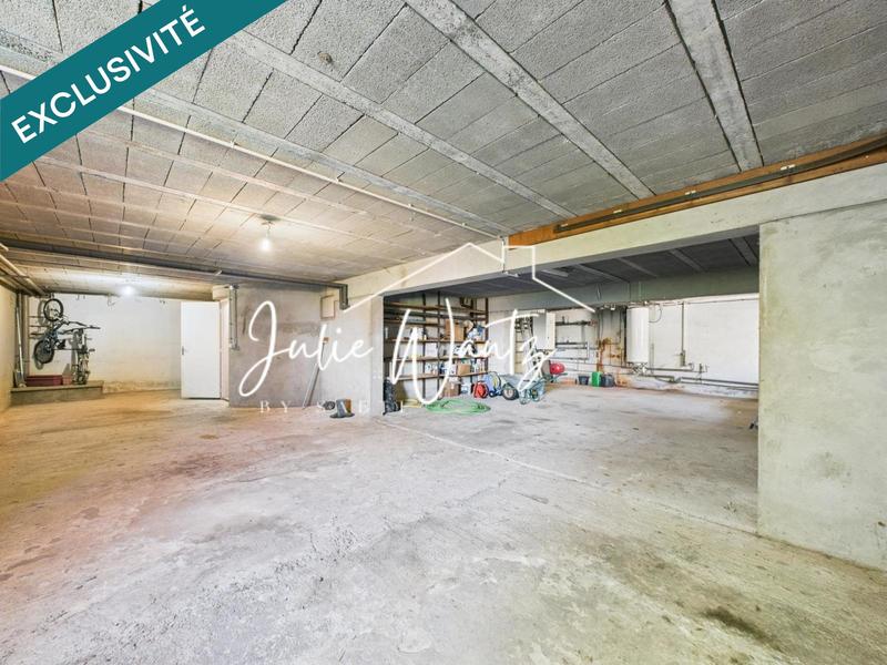 Maison - 400 m² - 8 pièces