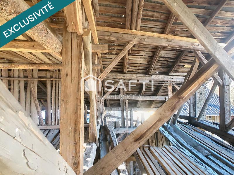 Maison - 200 m² - 2 pièces