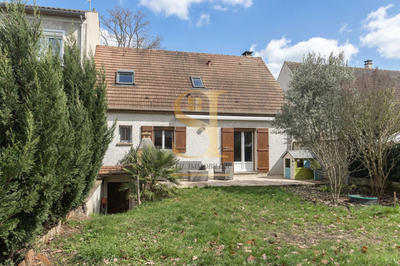 Maison - 101 m² - 6 pièces