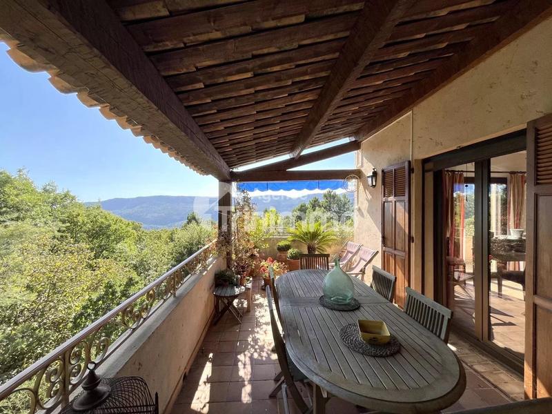 Maison - 195 m² - 6 pièces