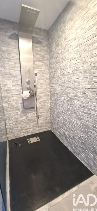 Maison - 220 m² - 5 pièces