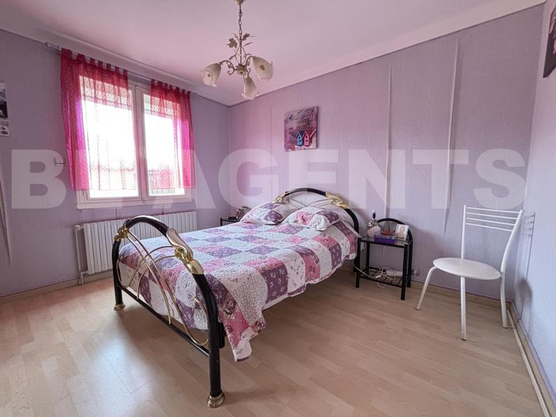 Maison traditionnelle - 92 m² - 5 pièces