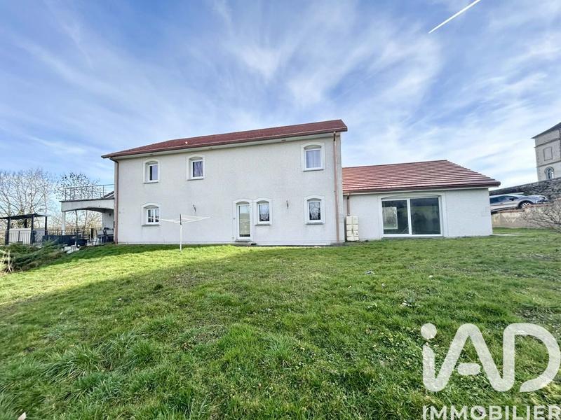 Maison - 331 m² - 6 pièces