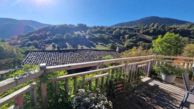 Demeure - 305 m² - 10 pièces