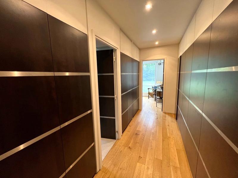 Maison - 300 m² - 9 pièces