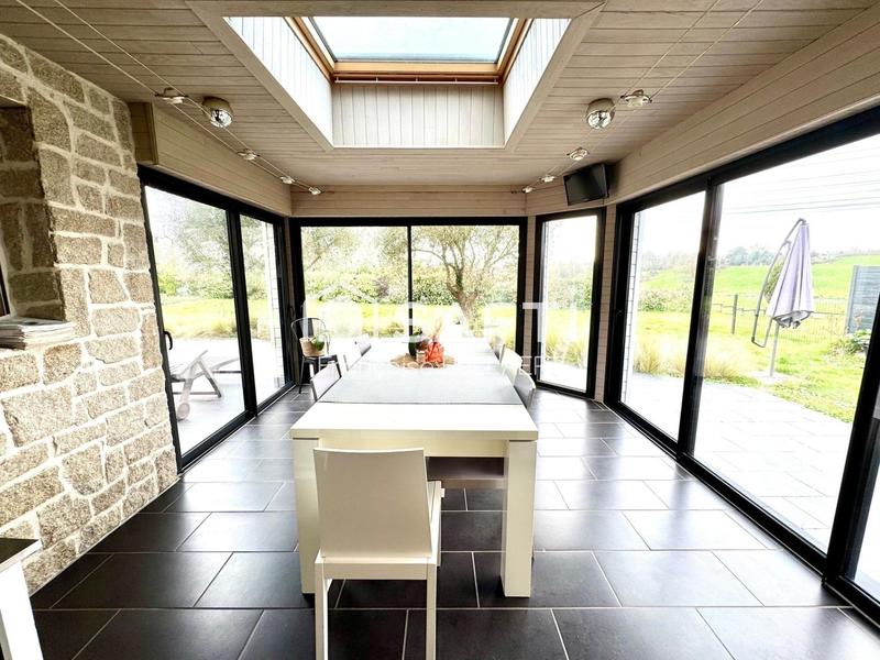 Maison - 199 m² - 7 pièces