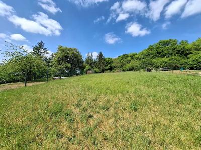 Terrain constructible - 1 423 m²