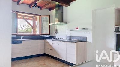 Maison - 136 m² - 5 pièces