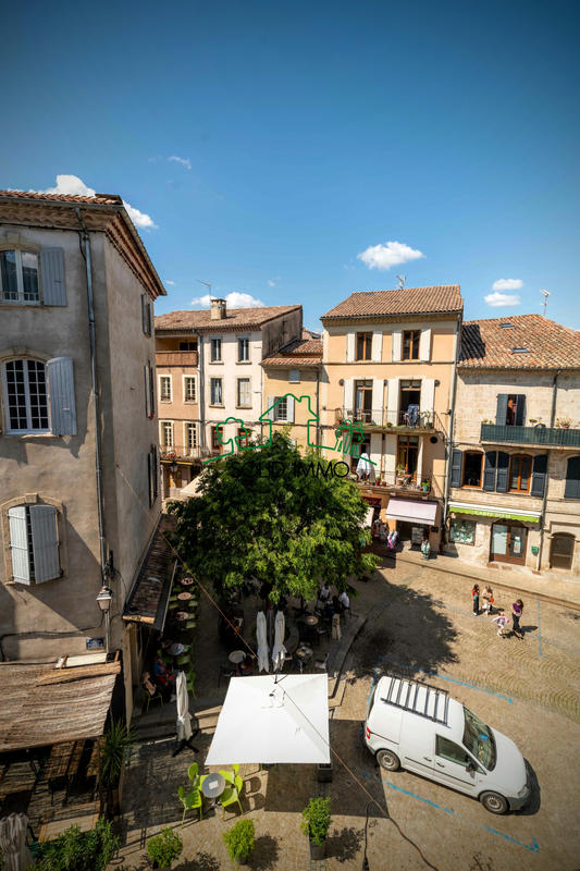 Appartement - 100 m² - 2 pièces