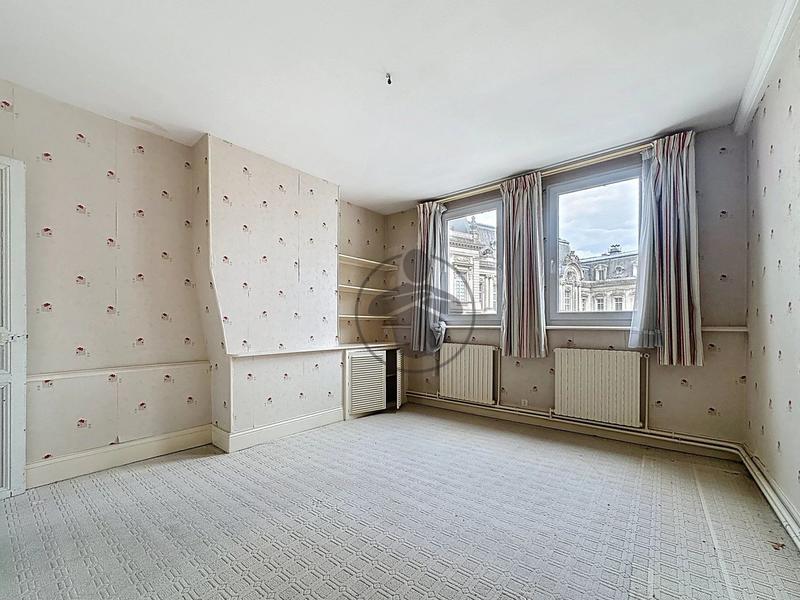 Maison - 435 m² - 22 pièces