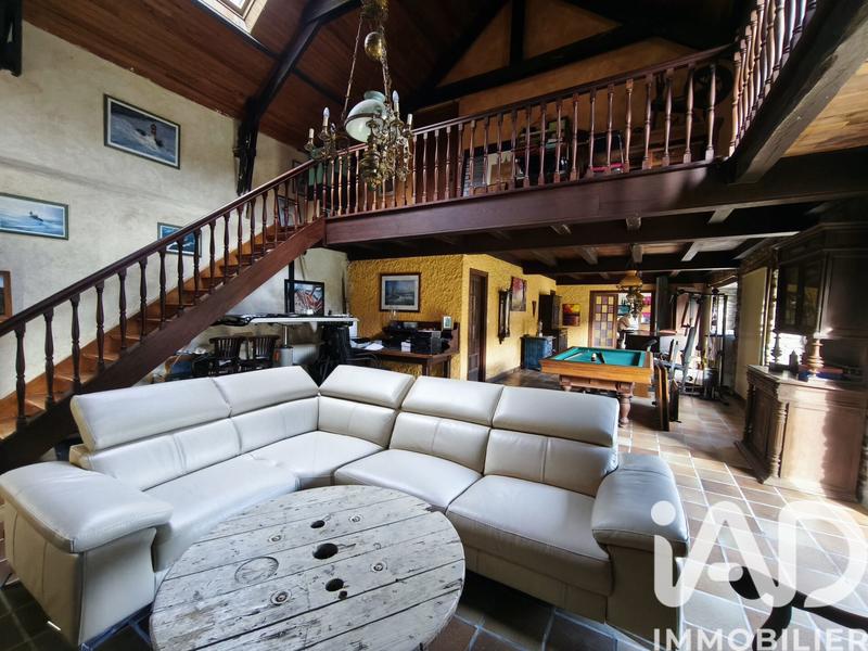 Maison - 240 m² - 6 pièces