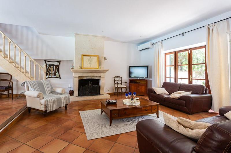 Maison - 267 m² - 9 pièces