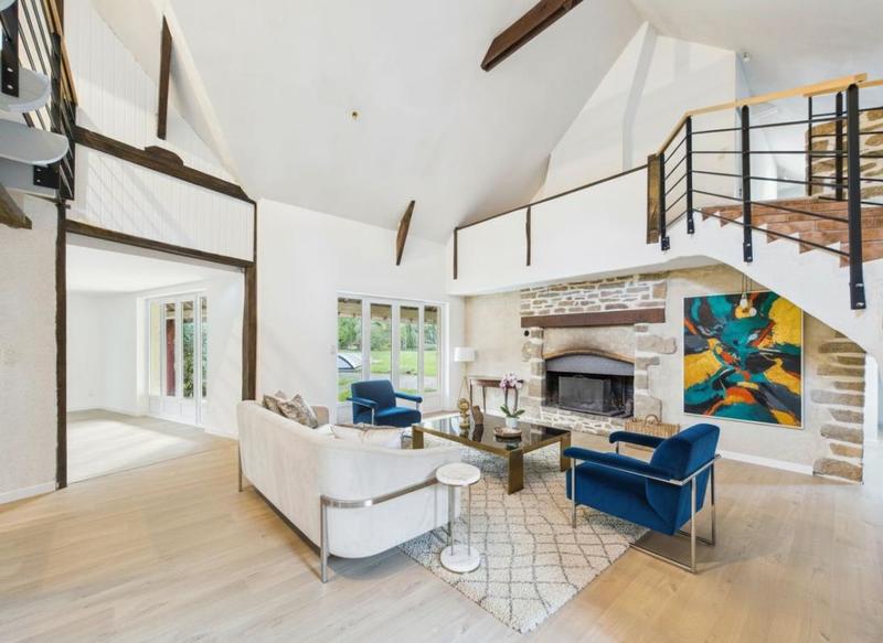 Propriété - 227 m² - 6 pièces